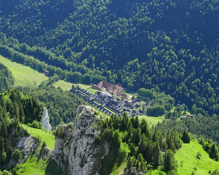 P1120651 Vue plongeante sur le Monastère de la Grande Chartreuse.