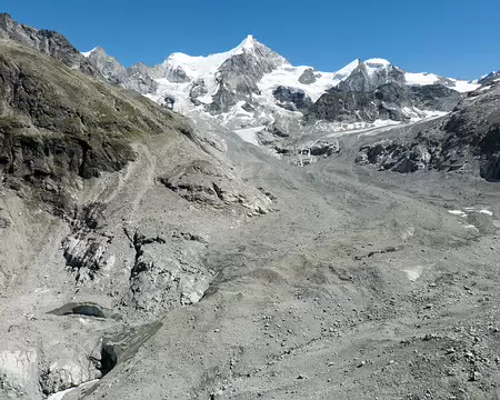 20220702-15h22m22s-XLA02006-V3 Sous les pierres, le glacier