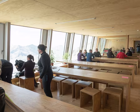 20220703-13h15m07s-XLA02070-V3 Un intérieur chaleureux