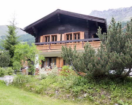 20220703-20h39m09s-XLA02096-V3 Zinal c'est aussi un village de chalet