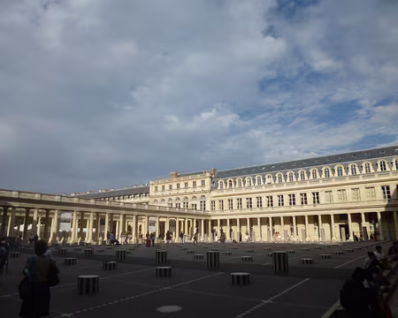 P1150422 Colonnes Buren (1986), Palais Royal