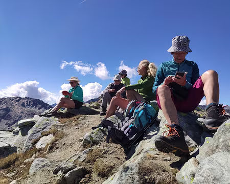 IMG_20220823_111543 Toujours vigilante, toujours en train de vérifier. Merci Danielle !