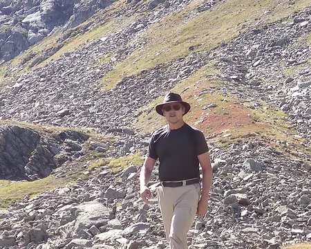 IMG_20220824_112008 Grand homme au beau chapeau et aux pas décidés