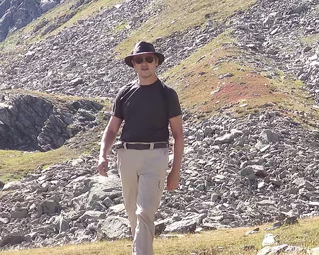 IMG_20220824_112010 Grand homme au plus beau chapeau et aux pas encore plus décidés