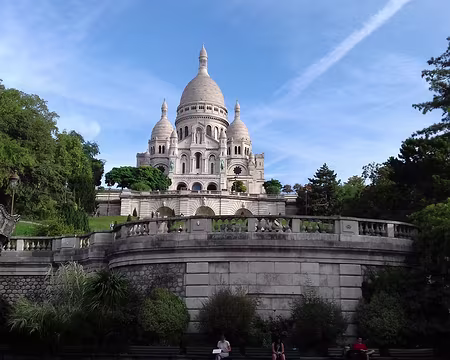005 Au sommet de la butte Montmartre, la basilique du Sacrée Cœur consacrée en 1919