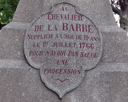 025 condamné à mort pour blasphème et sacrilège, et exécuté à Abbeville en 1766. Ce monument est l’œuvre du sculpteur Emmanuel Ball