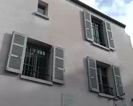 033 Le musée du Vieux Montmartre est installé dans l’un des plus anciens bâtiments de la butte (XVIIème siècle), au n° 12 de la rue Cortot
