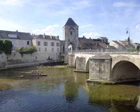 P1150649 Le Loing et la Porte de Bourgogne