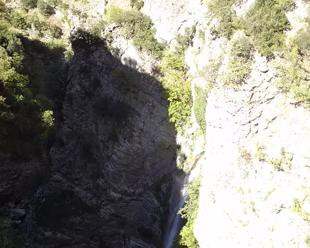 DSC00208 Vue sur la cascade de Kamili depuis le pont de Matsouki