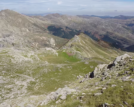 DSC00235 Vue depuis le col de Tris Pirghi