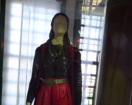 DSC00320 Musée municipal de Ioaninna: costume traditionnel