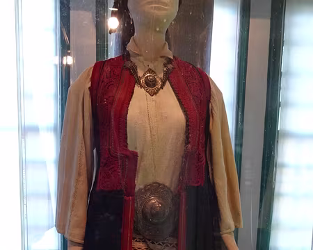 DSC00321 Musée municipal de Ioaninna: costume traditionnel