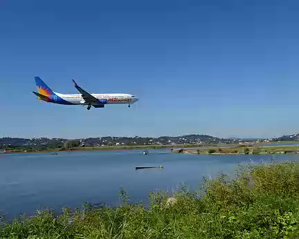 DSC00333 Piste d'aterrissage de l'aeroport de Corfou