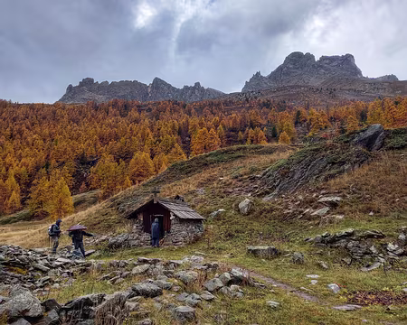 054 Chalets et oratoire de Roche Noire.