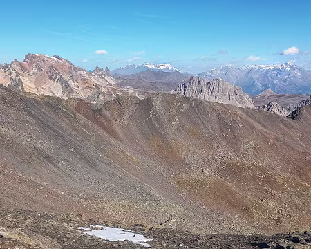 107 Vue vers le nord : Le Thabor, la Vanoise, l'Aiguille de Scolette.