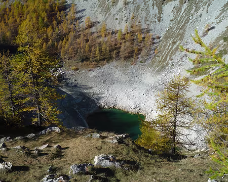P1310906 Le lac Visaisa très encaissé
