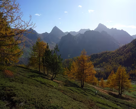 P1320010 Au fond, massif de l'Argentera, dont son sommet à droite