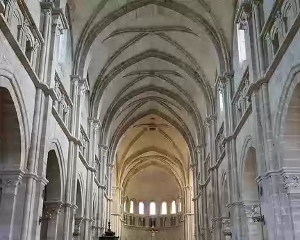 P1140525 Intérieur de la cathédrale Saint-Mammès.
