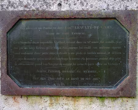 P1320079 Le maire a sauvé la région de ce vilain loup, mais il est mort de ses blessures.