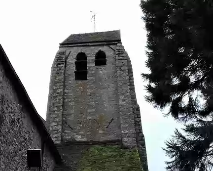 004 Le clocher de l’église de Breux avec son toit en bâtière