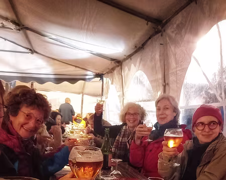 28.jpeg Bonne ambiance, jolis harengs, chants et danse!