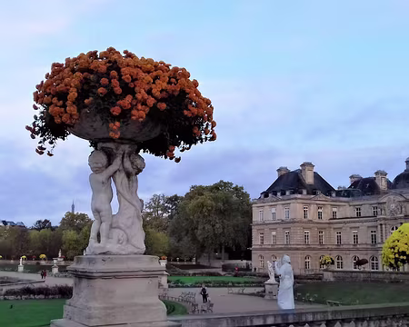 003 Le palais du Luxembourg a été construit au XVIIème siècle après la mort du roi Henri IV pour son épouse Marie de Médicis