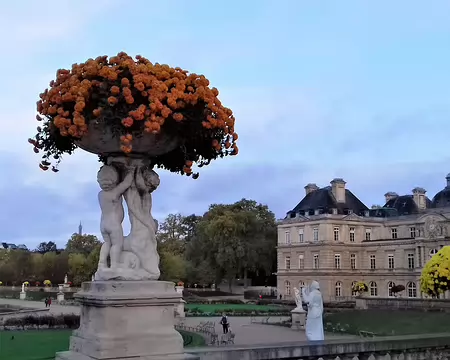 003 Le palais du Luxembourg a été construit au XVIIème siècle après la mort du roi Henri IV pour son épouse Marie de Médicis