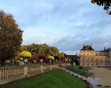 007 Le palais du Luxembourg a été construit dans le style du palais Pitti de Florence par l’architecte de la reine, Salomon de Brosse