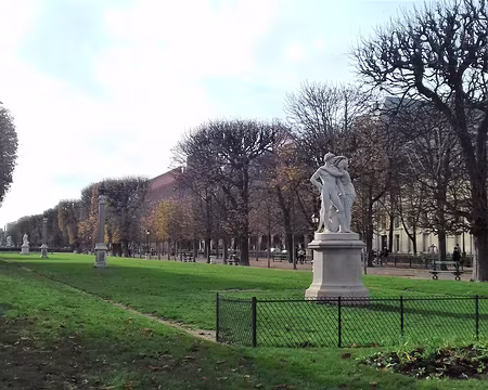 041 L’esplanade Gaston Monnerville a été aménagée en jardins dans le prolongement du jardin à la française le long de l’avenue de l’observatoire en 1934