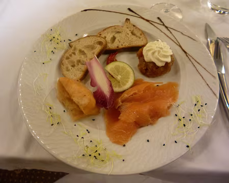 P1160168 Trilogie de saumon lors du dîner du Nouvel An...