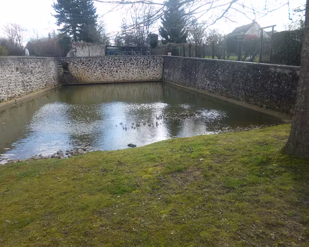 P1160306 L'abreuvoir à Choisel