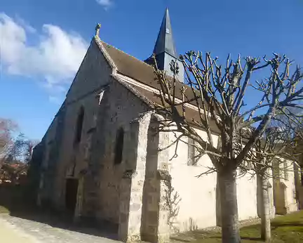 P1160313 Eglise Saint-Denis, en grès et meulières, XIIIè s., Senlisse