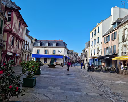 01 Dans la ville close de Concarneau Dans la ville close de Concarneau