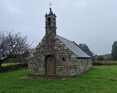 24 Chapelle Ar-Sonj lieu d'arrivée de la grande Troménie (a lieu tous les 6 ans) Chapelle Ar-Sonj lieu d'arrivée de la grande Troménie (a lieu tous les 6 ans)