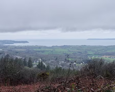 25 La baie de Douarnenez depuis la montagne de Locronan La baie de Douarnenez depuis la montagne de Locronan