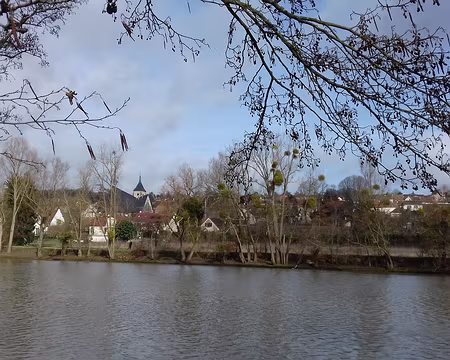 008 Le village de Dampmart sur la rive droite