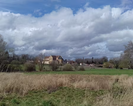 026 Cette église a été fondée en 1031 par le seigneur de Montlhéry à l’emplacement d’une chapelle construite sur un ancien lieu de culte druidique christianisé par...