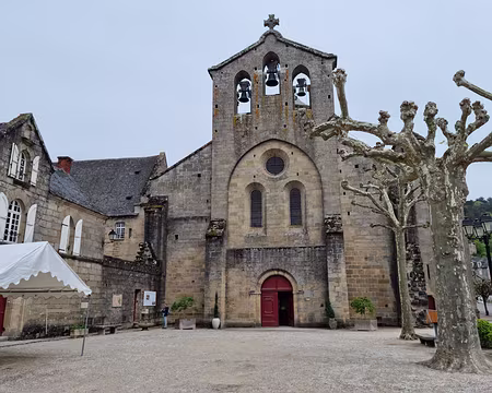 001.JPG Église Abbatiale d'Aubazines XIIe siècle avec clocher-mur