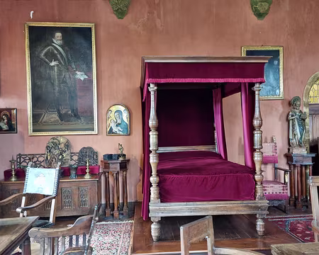 049.JPG Intérieur du château