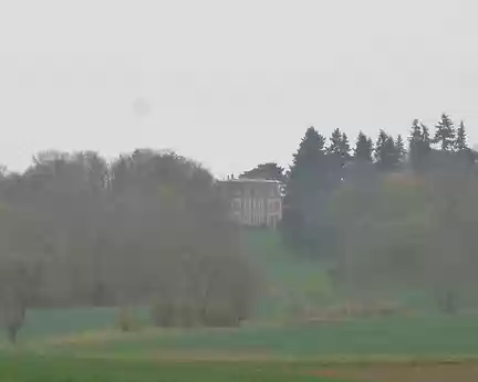 P1160483 Château de Châtenay-en-France, construit en 1880 entouré d'un parc romantique de 19 ha.