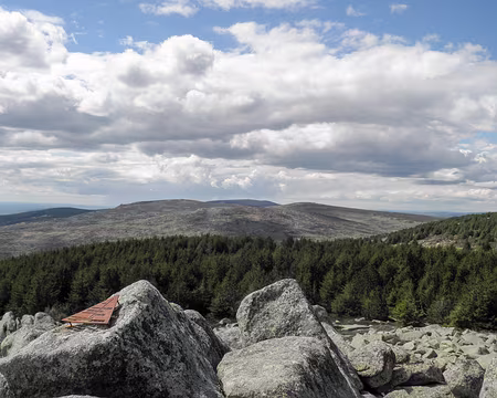 20230430-15h24m16s-P4300706-V3 au pic Cassini - crete vers le sommet de Finiels