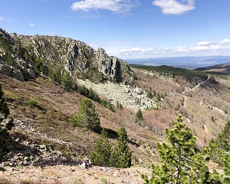 20230430-15h45m04s-IMG_0388-V3 descente vers le Mas de la Barque.