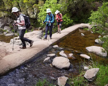Mad103 Captage sur Ribeira Grande. La levada do Alecrim démarre juste en bas à gauche