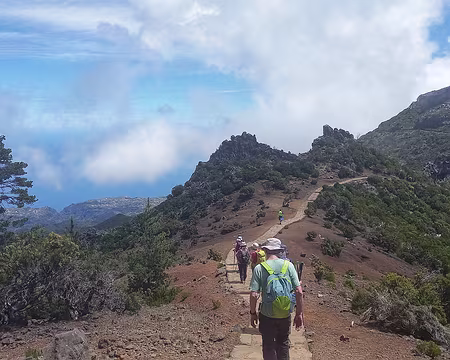 043 Encumeada Alta à 1700m, à gauche les villages de la côte nord.