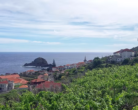 086 On s'élève (forcément) au dessus de Porto Moniz.