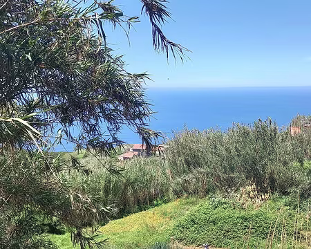 094 Elle longe les maisons de Santa et Pombais et irrigue les cultures.