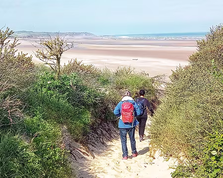 20230520_101925-01 En allant au Gris Nez, le sable est soufflé par le vent.