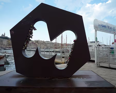 P1330071 Postface : Vieux Port Marseille