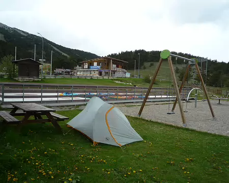 P1320990 Gréolières-les-Neiges : Entre la balançoire et l'ESF