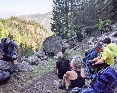 20230527-09h06m53s-PXL_20230527_070653153-V3 montée côté ubac